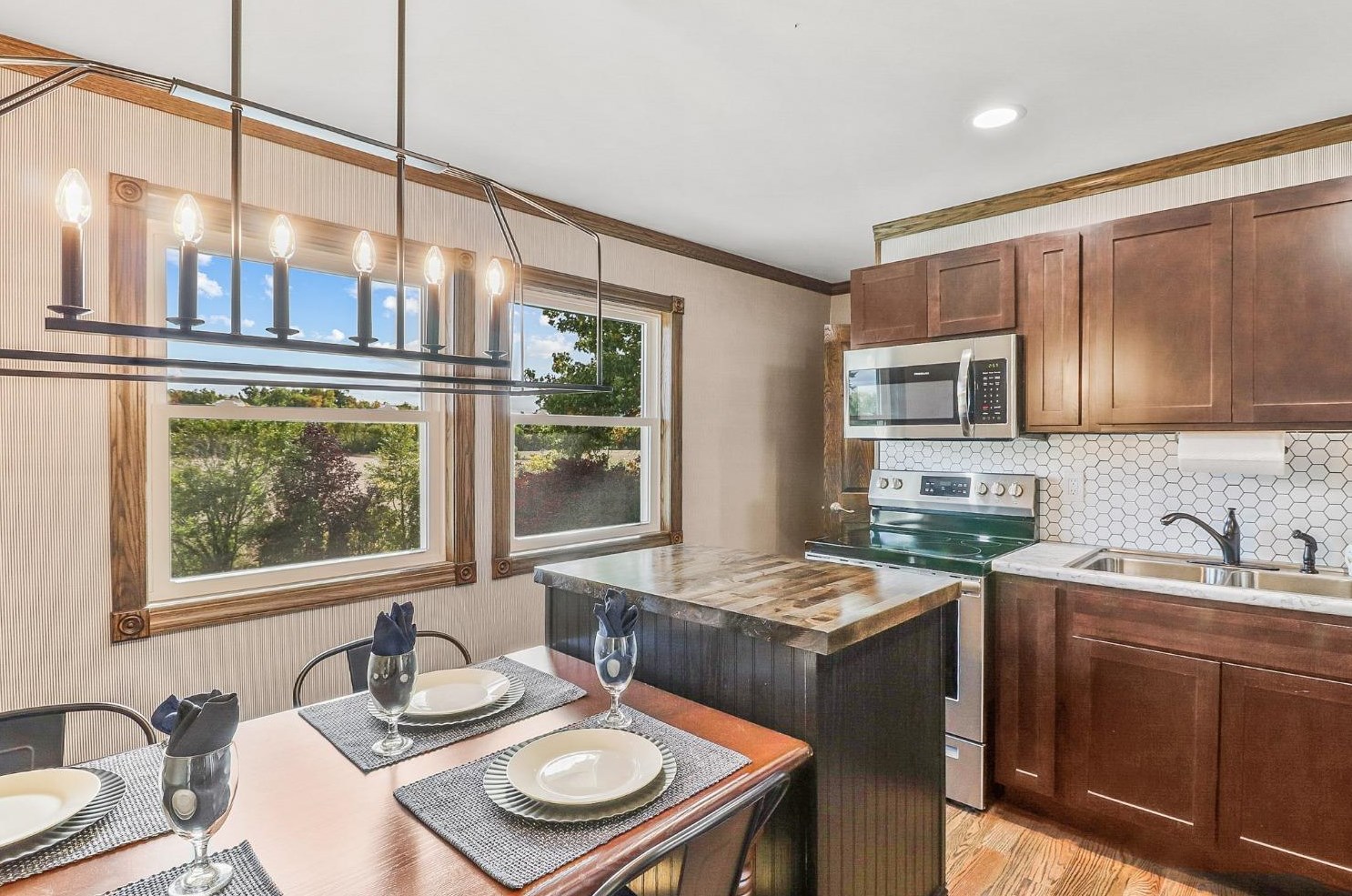 2802 300, La Porte IN 46350-8949 exterior