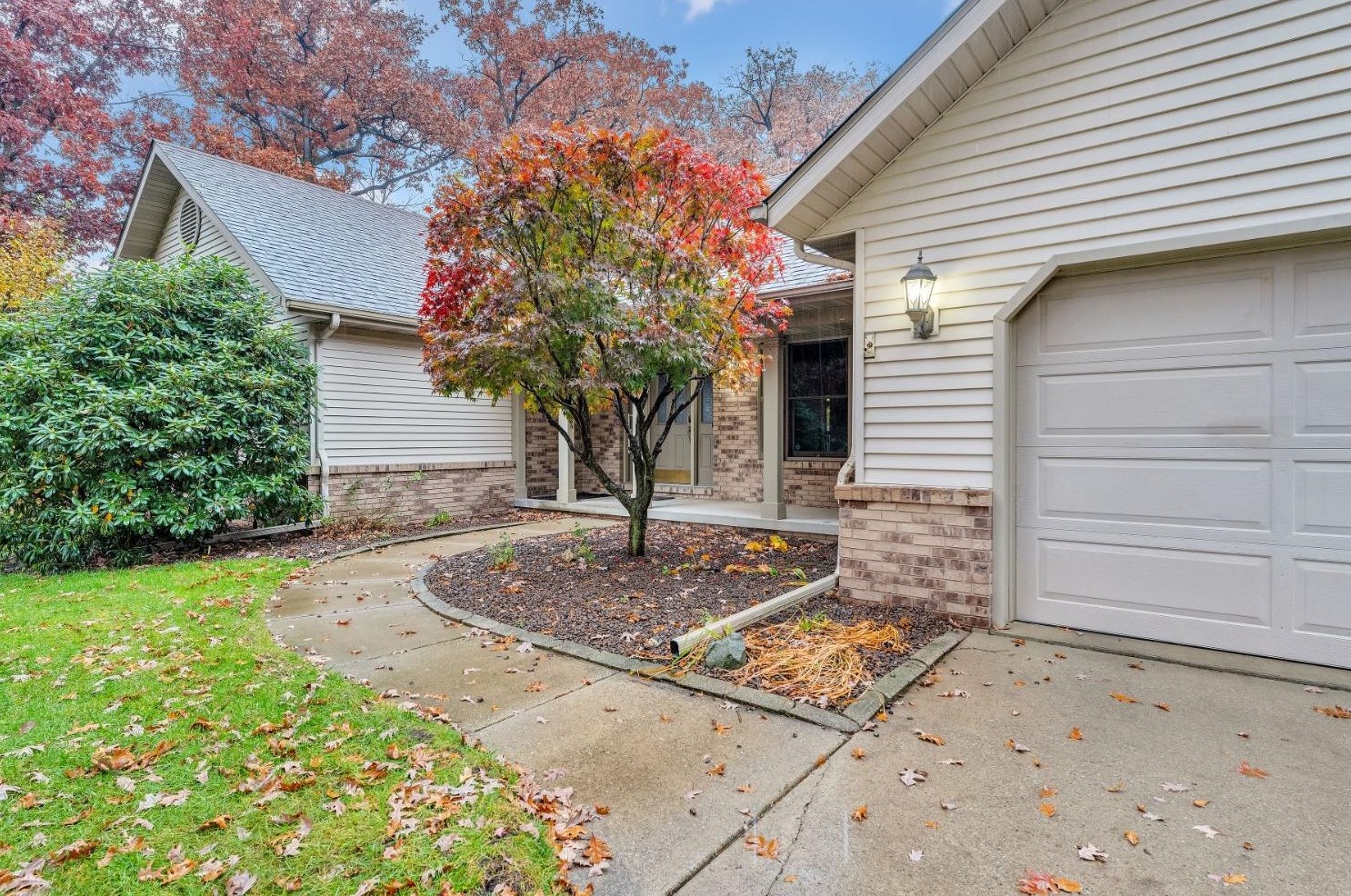 9246 Aspen Ct, Demotte IN  46310-7927 exterior