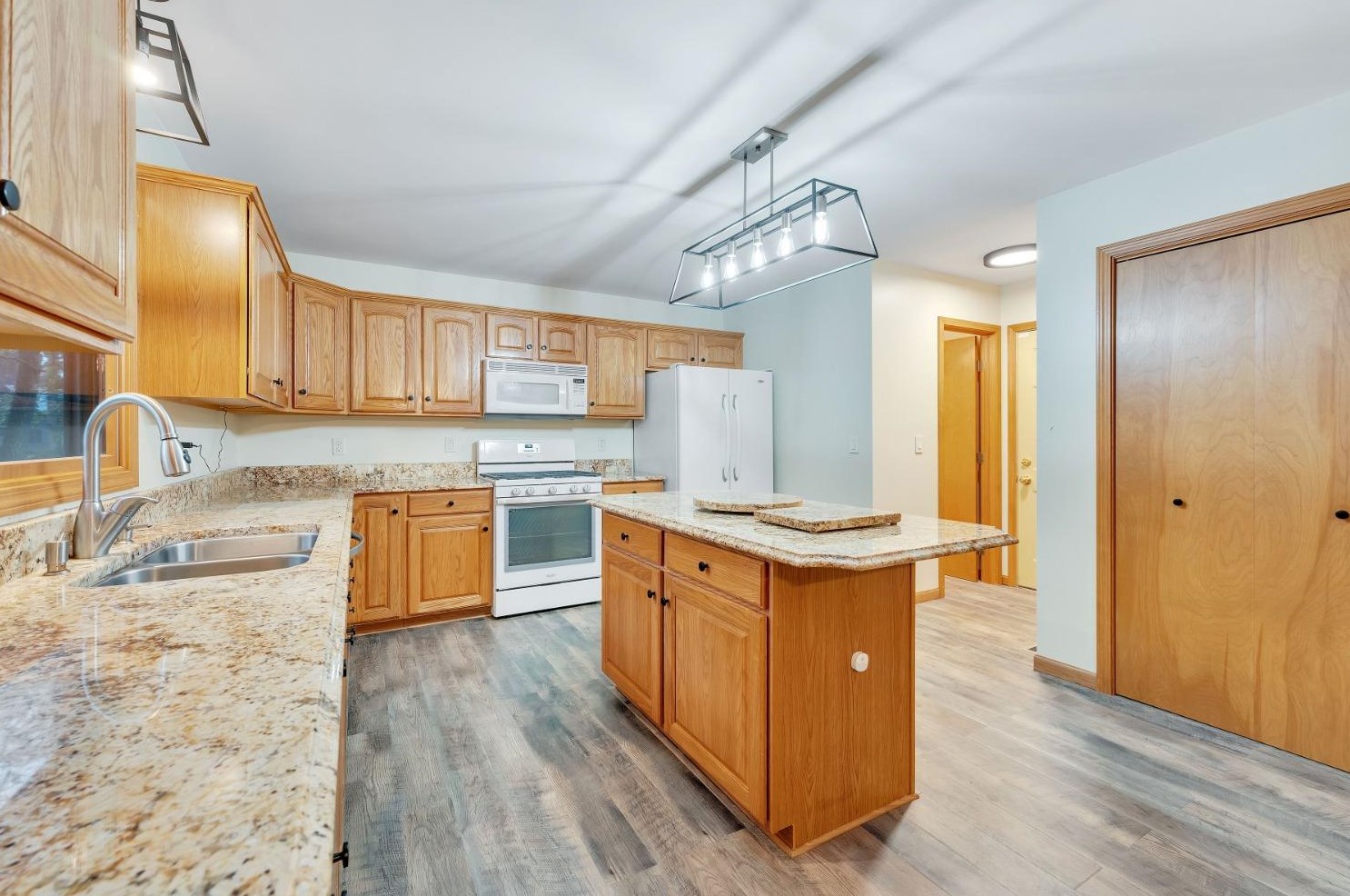 9246 Aspen Ct, Demotte IN  46310-7927 exterior