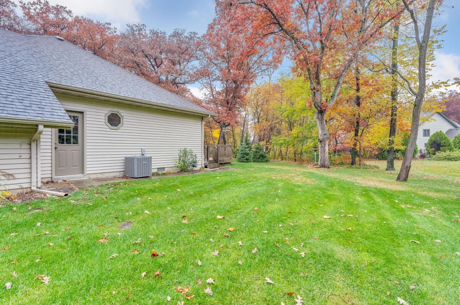 9246 Aspen Ct, Demotte IN  46310-7927 exterior