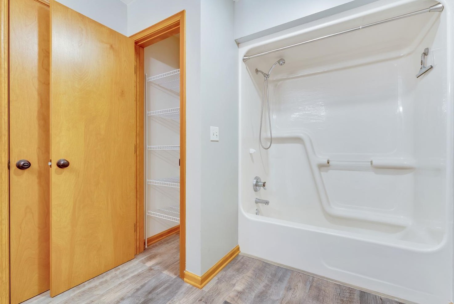 9246 Aspen Ct, Demotte IN  46310-7927 exterior