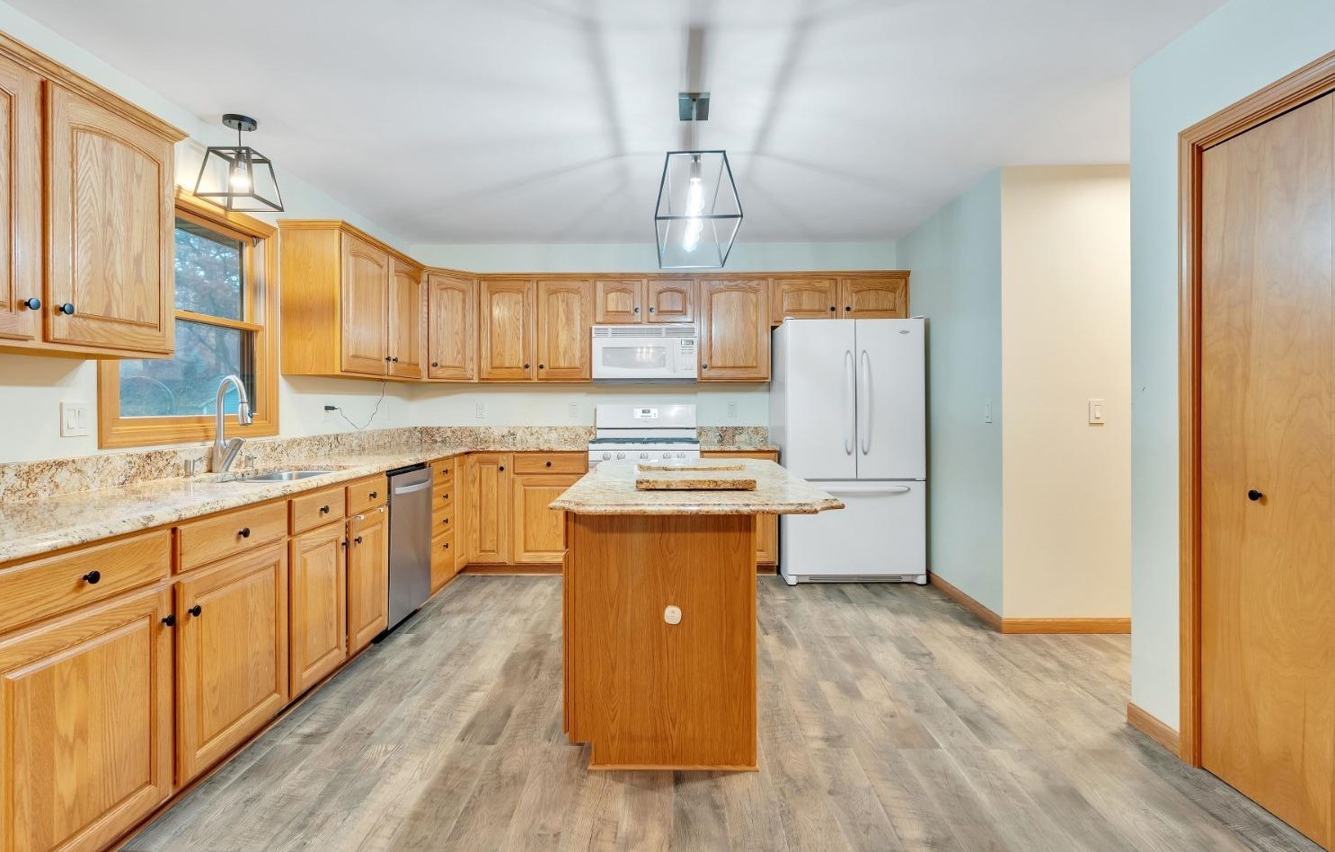 9246 Aspen Ct, Demotte IN  46310-7927 exterior