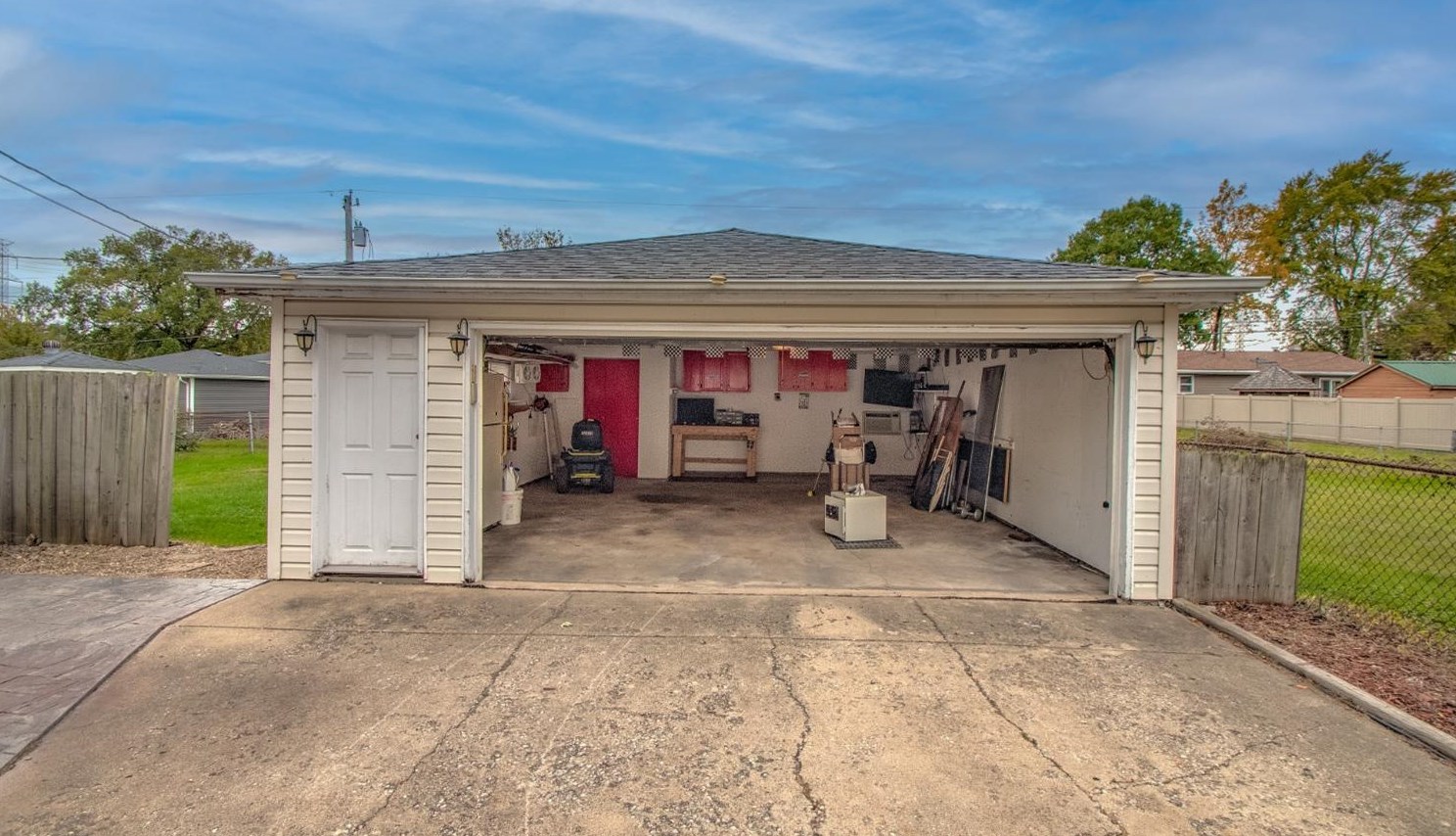 1102 S Dekalb St, Hobart, IN 46342