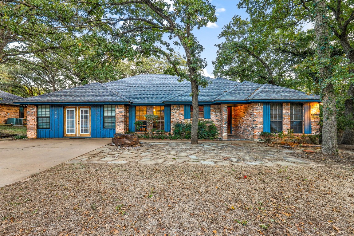 1017 Woodridge Dr, Azle, TX 76020 MLS 20192751 Coldwell Banker
