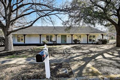 329 Tampico Street, Irving, TX 75062 - Photo 1
