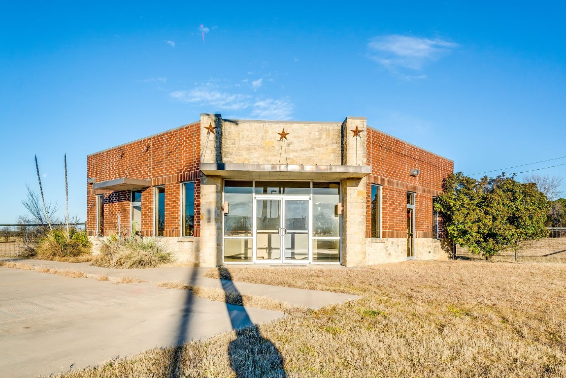 201 N Oakridge Dr, Hudson Oaks, TX 76087 MLS 20246915 Coldwell Banker