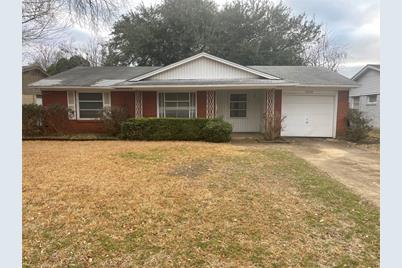 13435  Challaburton Drive, Farmers Branch, TX 75234 - Photo 1