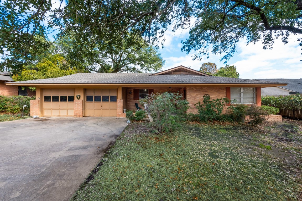 1100 Sunset Dr, Ennis, TX 75119 MLS 20252006 Coldwell Banker