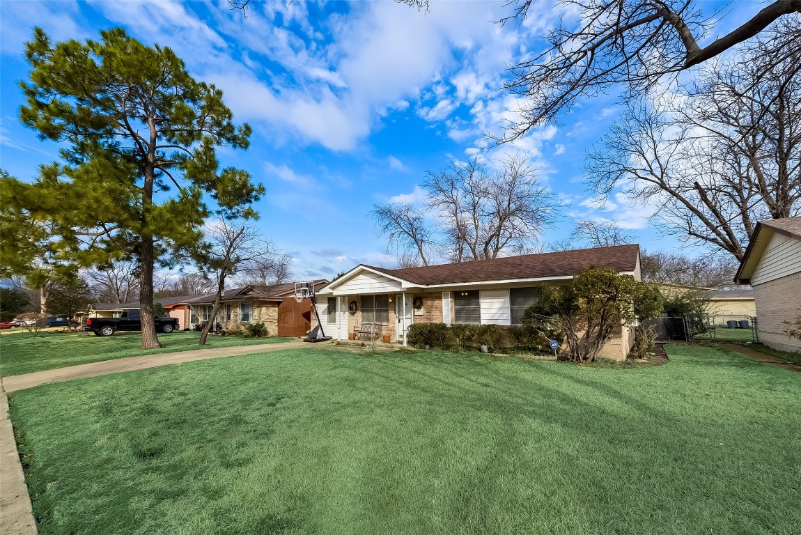 2433 Loyce Dr, Mesquite, TX 75149 MLS 20257071 Coldwell Banker