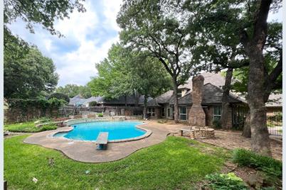 4922 Bridgewater Drive, Arlington, TX 76017 - Photo 1