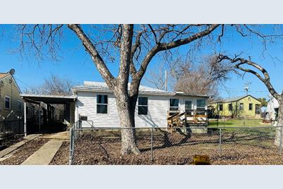 1817 Melba Court, River Oaks, TX 76114 - Photo 1