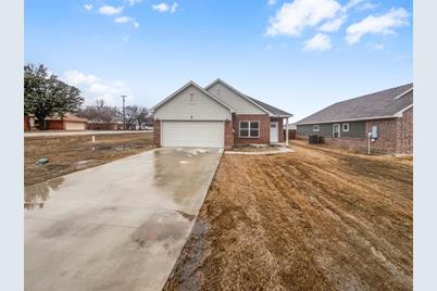 301 E Huffman Street, Krum, TX 76249 - Photo 1