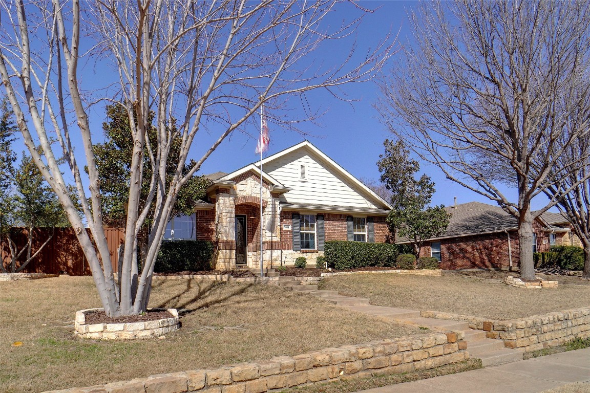 2001 Del Mar Ct, Denton, TX 76210 MLS 20267633 Coldwell Banker