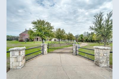 5815 Pecan Place Drive, McKinney, TX 75071 - Photo 1