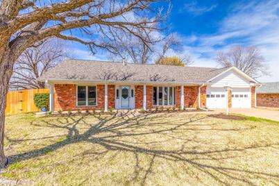 6220 Whitman Avenue, Fort Worth, TX 76133 - Photo 1