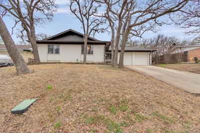 12 Somerset Terrace, Bedford, TX 76022 - Photo 1
