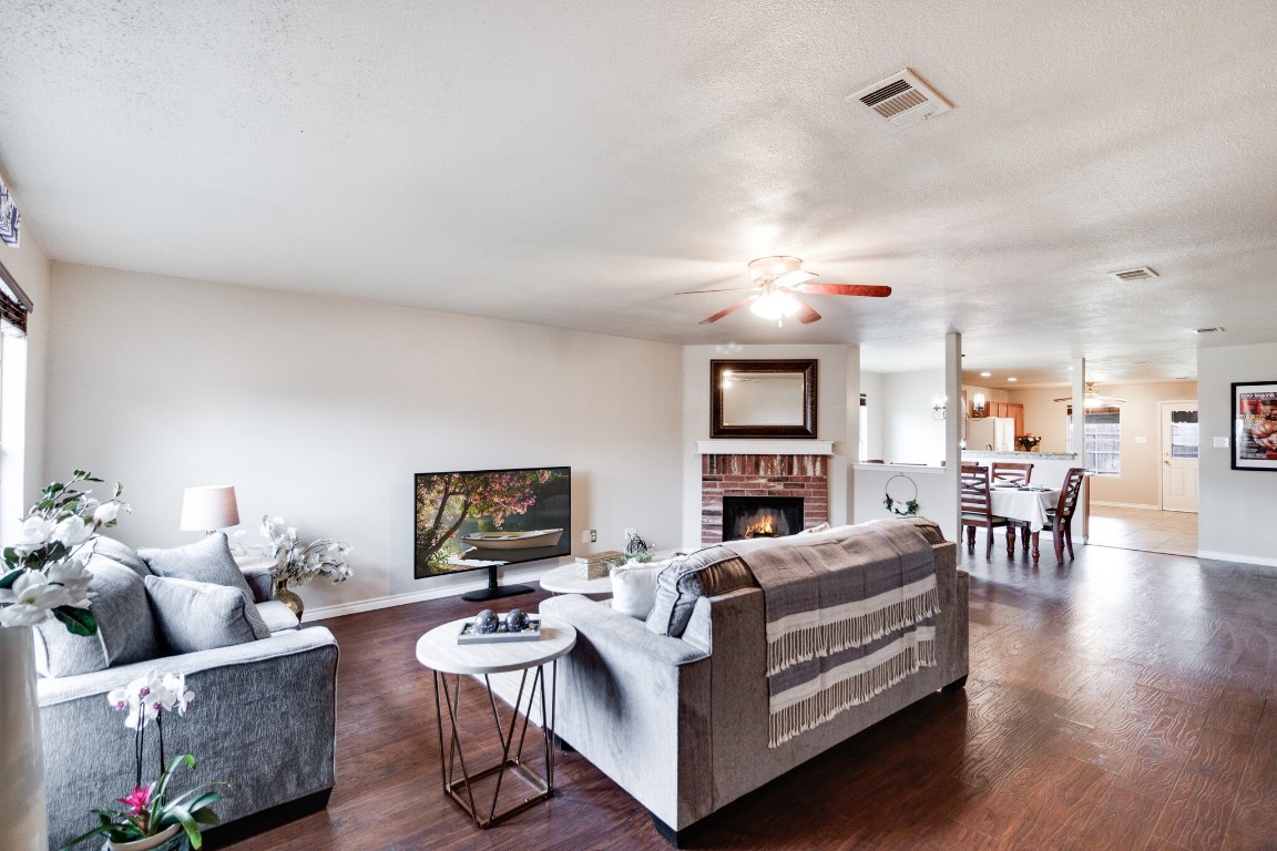 950 Dunkirk Ln, Arlington, TX 76017 MLS 20281356 Coldwell Banker