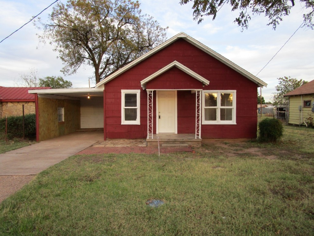 220 S 9th Ave, Munday, TX 76371 MLS 20286376 Coldwell Banker