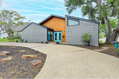 2831 N Surrey Drive, Carrollton, TX 75006 - Photo 1