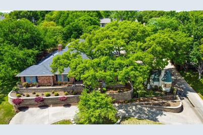 2000 Lakehill Court, Arlington, TX 76012 - Photo 1