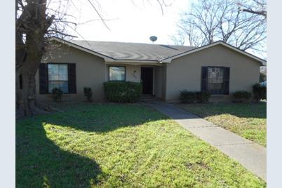 1062 Alicia Lane, Lancaster, TX 75134 - Photo 1