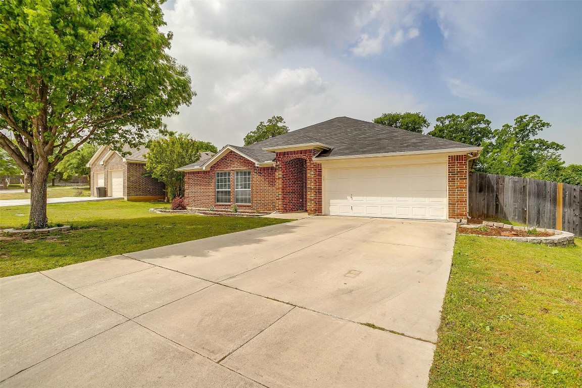 609 Madeline Ct, Azle, TX 76020 MLS 20310228 Coldwell Banker