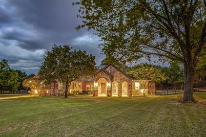 7401 Red Leaf Court, Mansfield, TX 76063 - Photo 1
