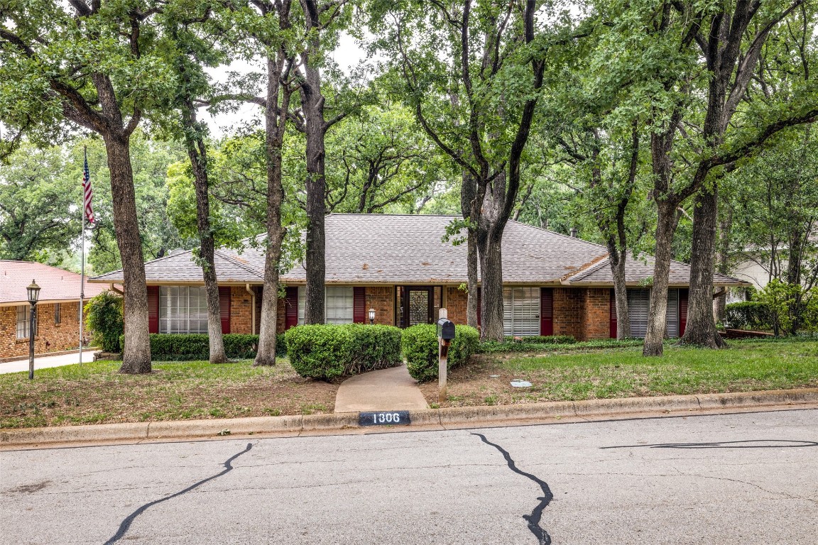 1806 Woodridge Dr, Arlington, TX 76013 MLS 20312526 Coldwell Banker