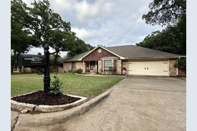22 Greenbriar Street, Mineral Wells, TX 76067 - Photo 1