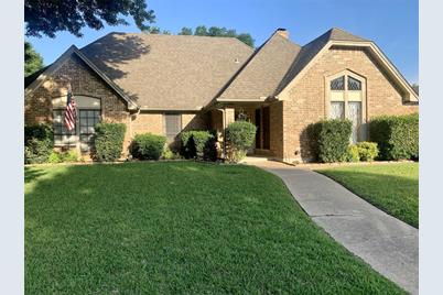 1611 Meadow Crest Lane, Mansfield, TX 76063 - Photo 1