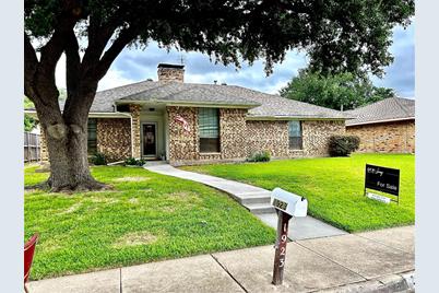 1923 Middle Glen Drive, Carrollton, TX 75007 - Photo 1