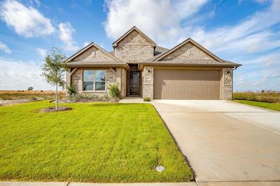 161 Trinity Street, Grandview, TX 76050 - Photo 1
