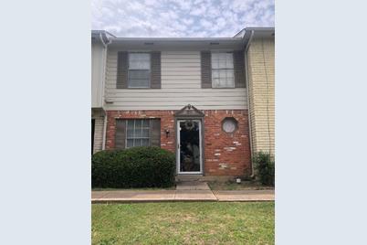 18 W Townhouse Lane W #34, Grand Prairie, TX 75052 - Photo 1