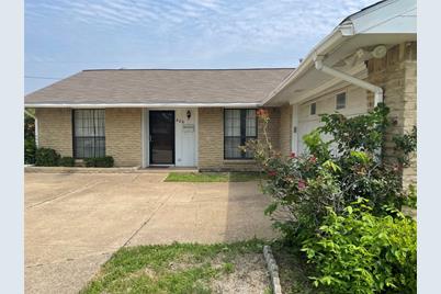 406 Kingston Drive, Grand Prairie, TX 75051 - Photo 1