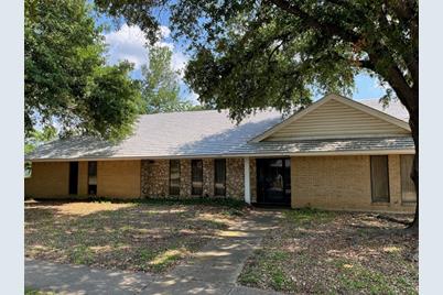 3300 Peachtree Lane, Pantego, TX 76013 - Photo 1