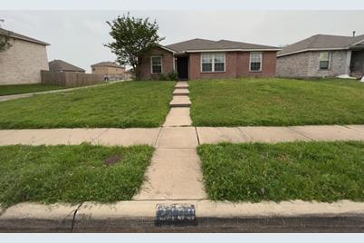 2400 Mallory Lane, Lancaster, TX 75134 - Photo 1