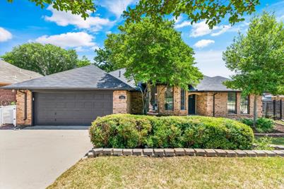 1916 Longhorn Trail, Grapevine, TX 76051 - Photo 1