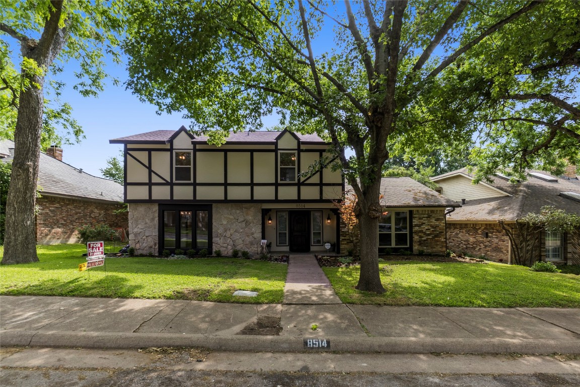 glamorous-gated-home-in-north-dallas-is-perfect-for-the-private-type