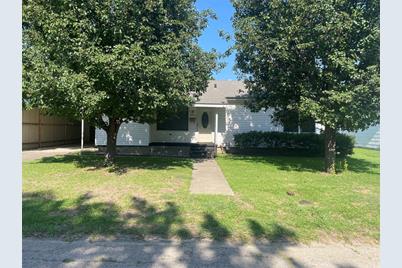 906 Gladney Street, Gainesville, TX 76240 - Photo 1