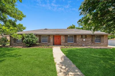 1005 Rocky Canyon Road, Arlington, TX 76012 - Photo 1