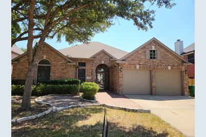 4512 Creekside Drive, Haltom City, TX 76137 - Photo 1