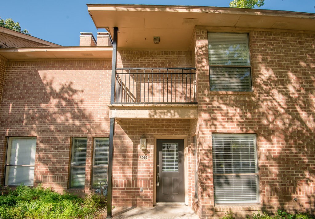 5915 Hollytree Dr, Tyler, TX 75703 MLS 20371974 Coldwell Banker