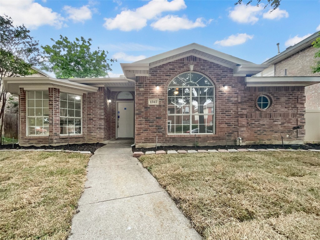 1542 Summers Dr, Cedar Hill, TX 75104 MLS 20373807 Coldwell Banker