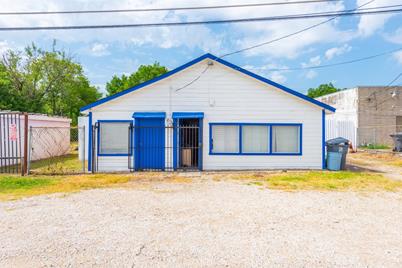 3206 E Illinois Avenue, Dallas, TX 75216 - Photo 1