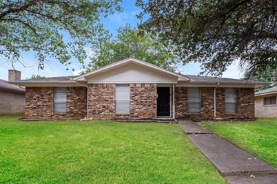 512 Pinebluff Drive, Lewisville, TX 75067 - Photo 1