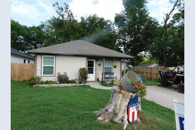 307 Carter, Howe, TX 75459 - Photo 1