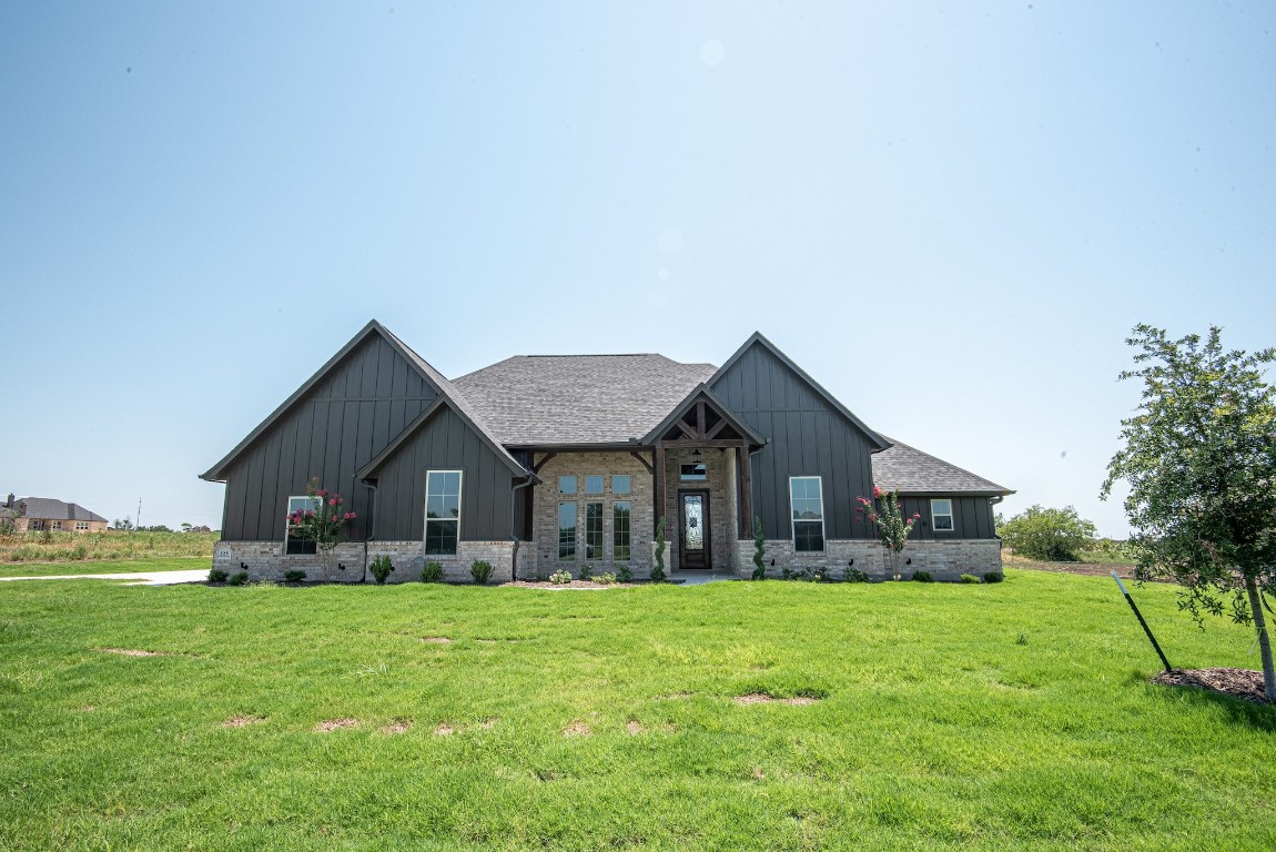 225 Coalson Crossing, Azle, TX 76020 MLS 20385036 Coldwell Banker