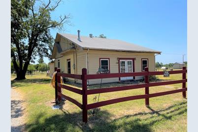 108 S Avenue C, Wortham, TX 76693 - Photo 1