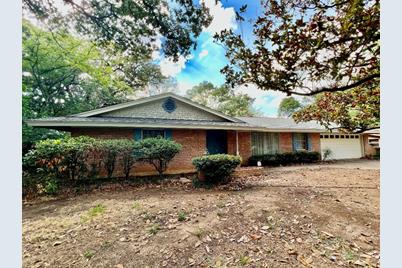 2006 Woods Drive, Arlington, TX 76010 - Photo 1