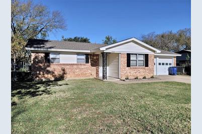 233 Taylor Street, Burleson, TX 76028 - Photo 1